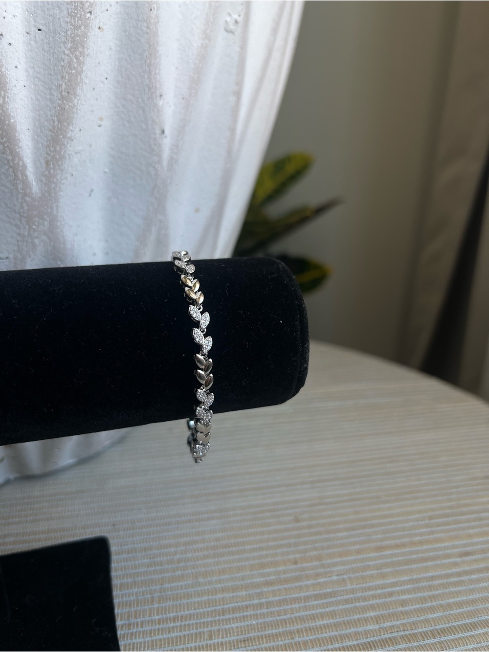 Silver Leaf-Link Tennis Bracelet with pavé accents